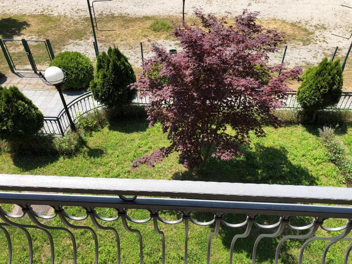 Green Oaza Apartment 福伊尼察 外观 照片