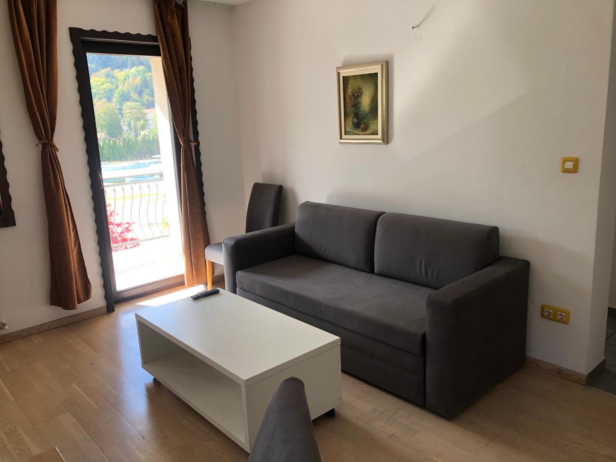 Green Oaza Apartment 福伊尼察 外观 照片